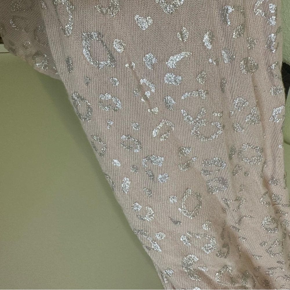 GAP Silver Leopard Print Blanket Scarf